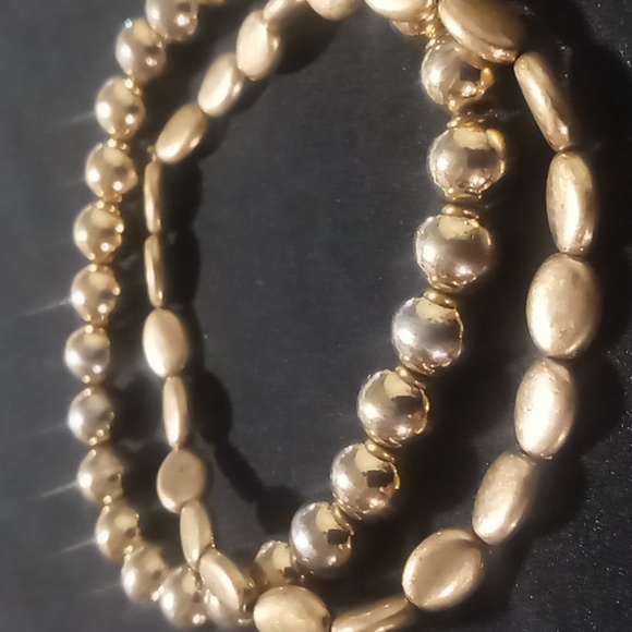 Three vintage expandable bracelets red glass beaded 2 gold tone beaded - Picture 5 of 7